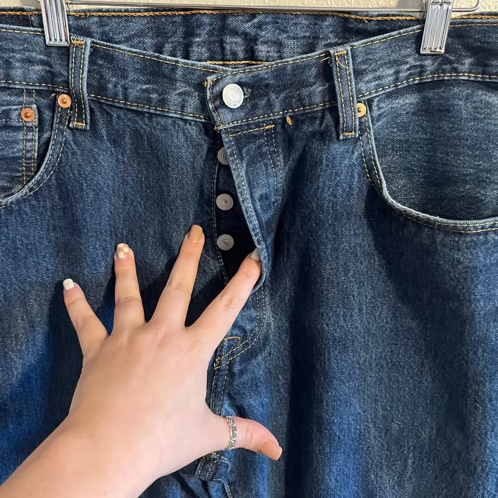 Levi's 501 Classic Straight Leg Button Fly Jeans Size 38x32
